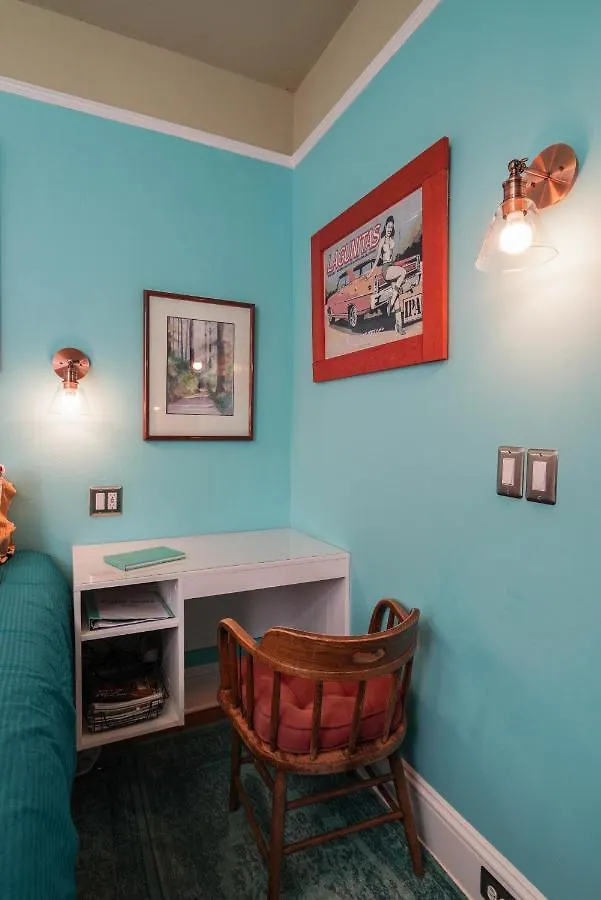 Secluded Patio Suite Right By All The Action Portland